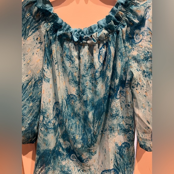 Gorgeous White House Black Market Blouse! - Picture 2 of 8